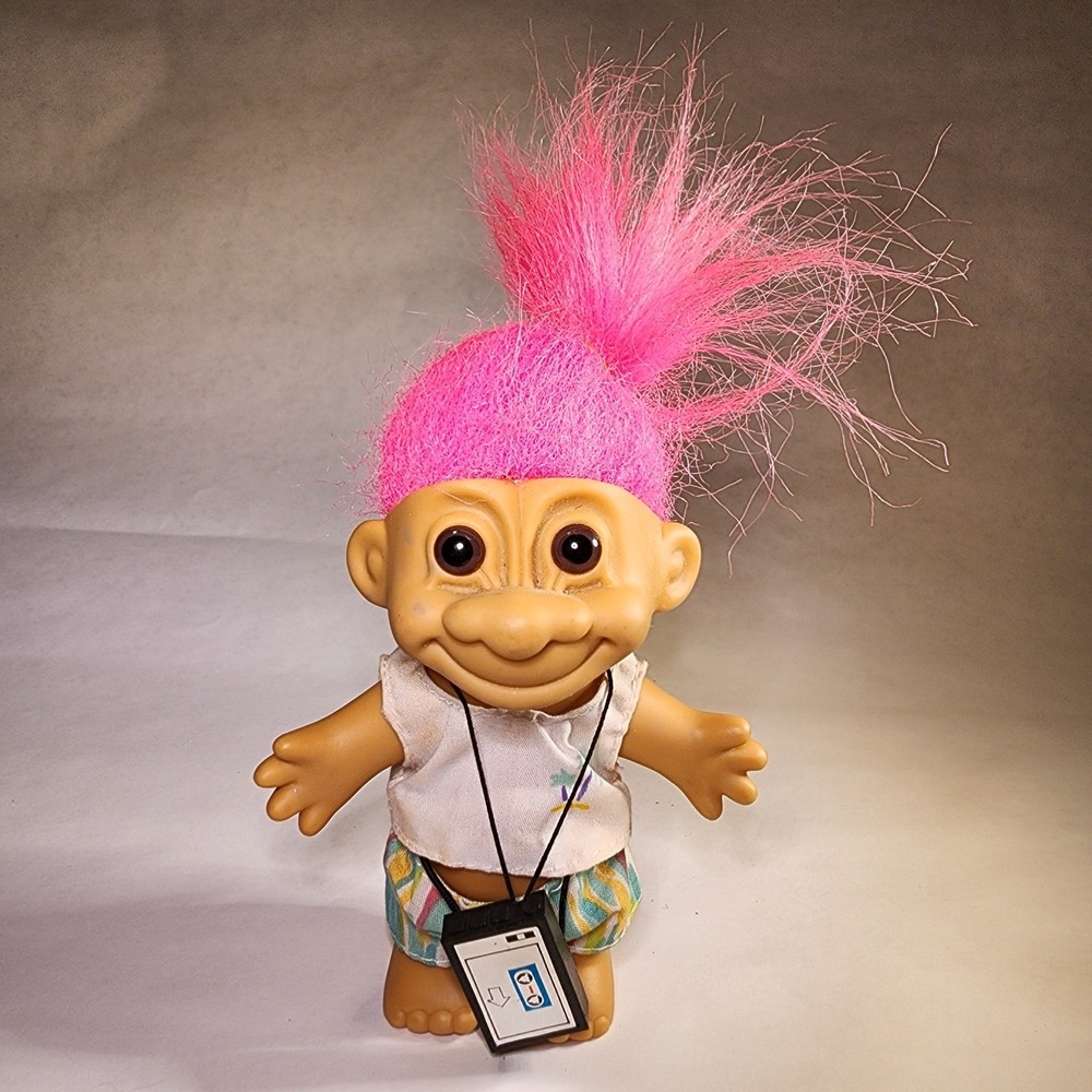 VTG 4 3/4" Russ Berrie & Co Troll‎ Doll with Original Clothing, Walkman and Tag